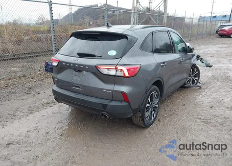 2021 Ford Escape Se z USA, uszkodzony, nr VIN 1FMCU9G62MUA45855